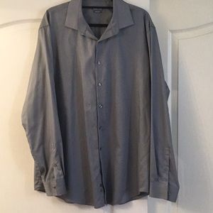 Kenneth Cole Reaction. Regular fit Mens long sleeve shirt. 17 1/2 collar. Grey.